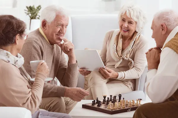 Actividades estimulantes en grupo para personas mayores